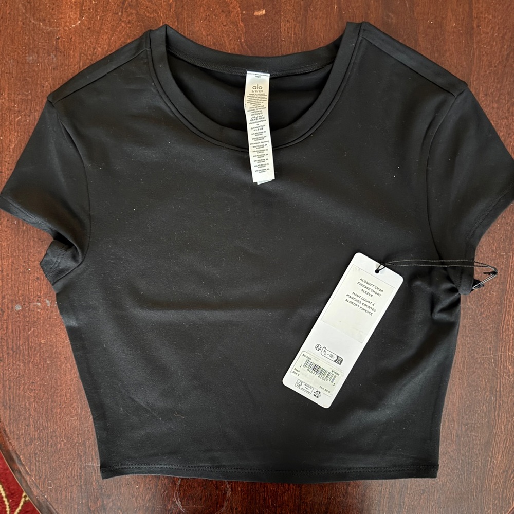 Alo Yoga Classic Black Women's Crop Top